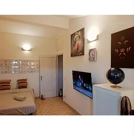 Flat On Rooftop Roma